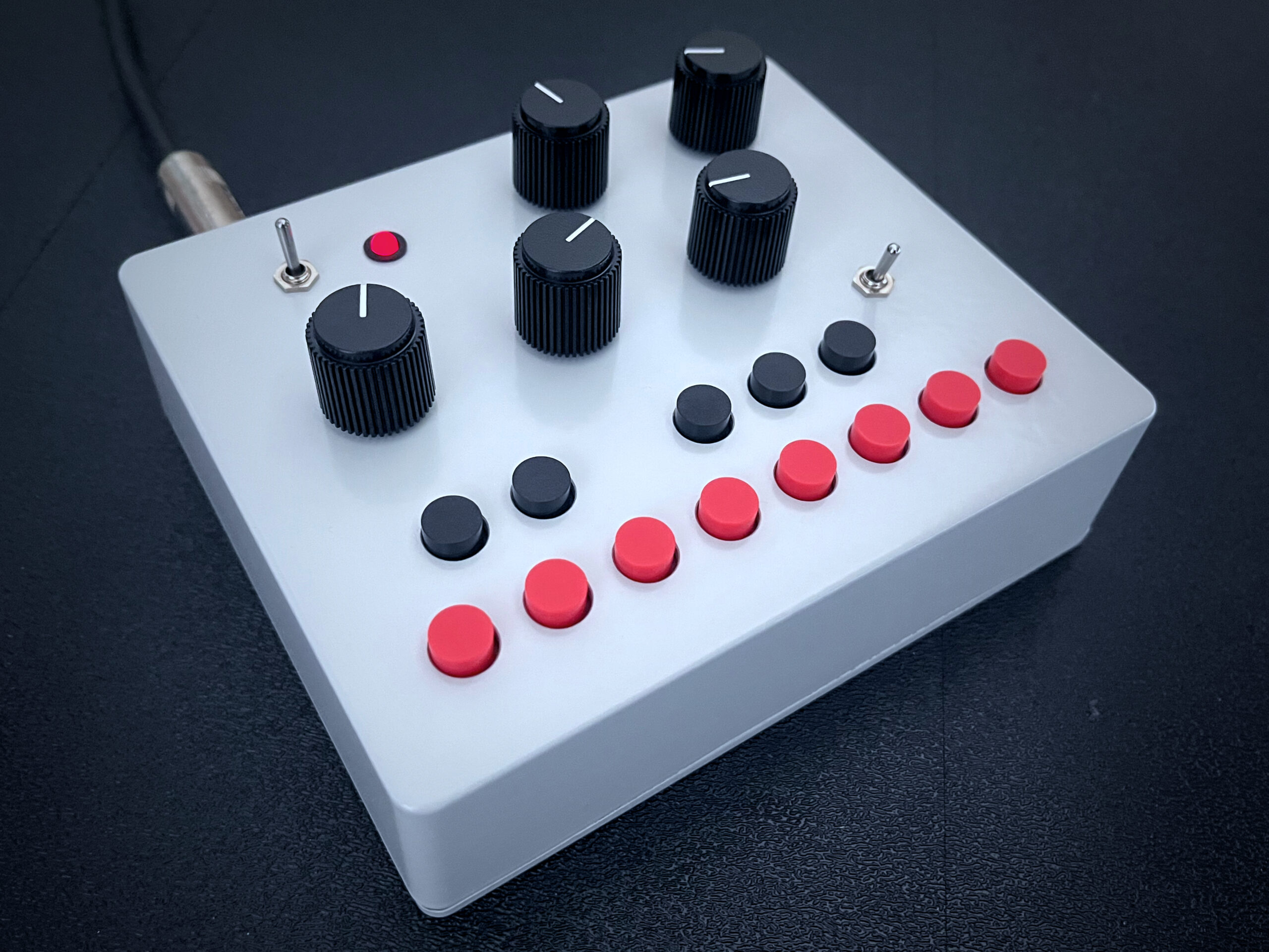 8-Bit Power Synthesizer